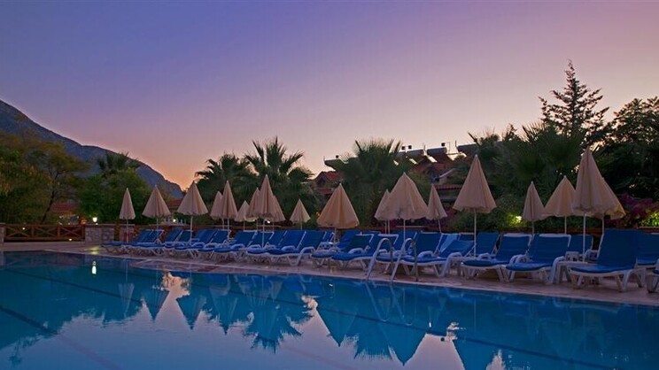 Perdikia Hill Family Resort & Villas